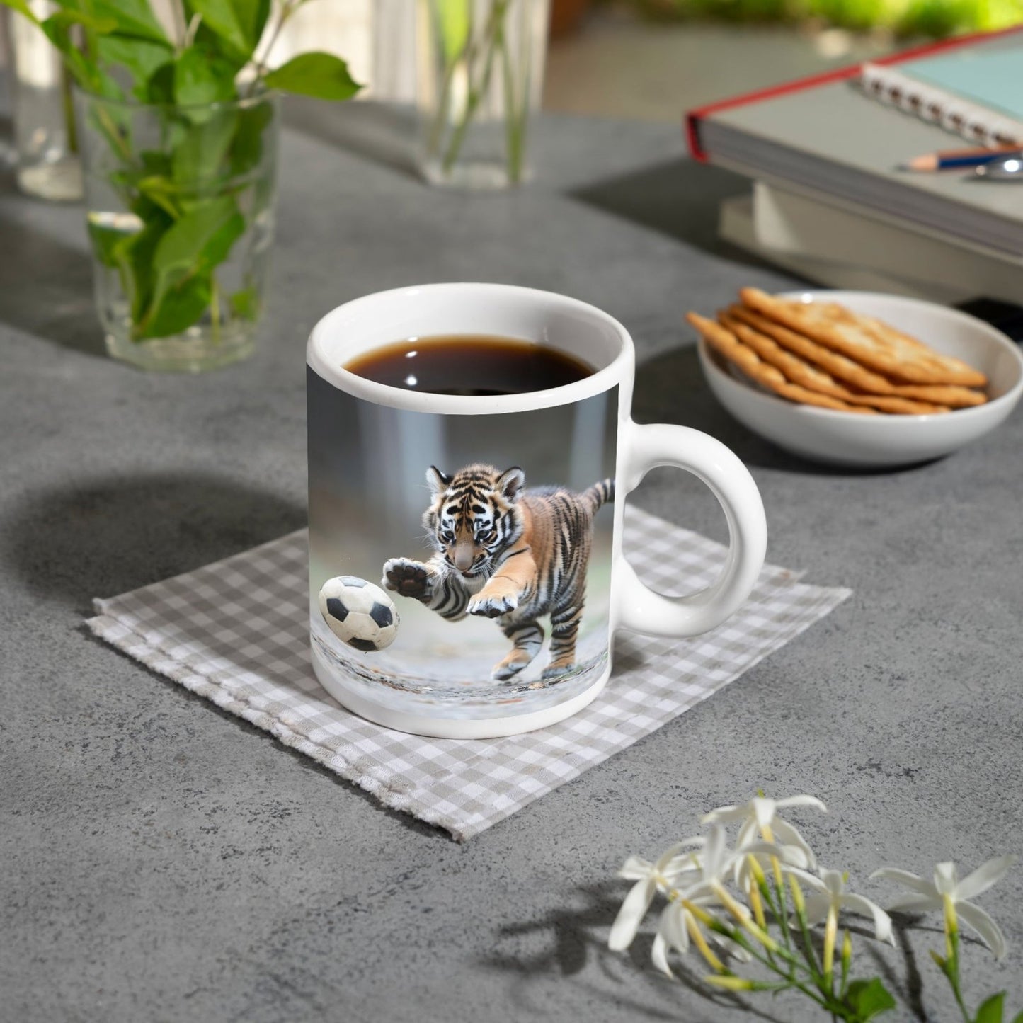 Motivtasse Tigerbaby im Spielrausch – voller Energie am Ball. - deyoli
