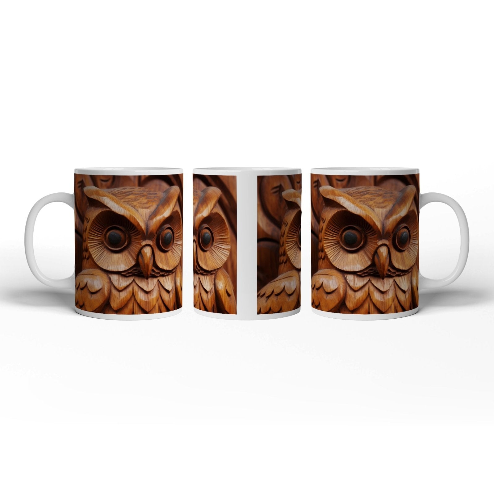 Motivtasse Weisheit aus Holz – die Eule blickt mit ruhiger Tiefe. - deyoli
