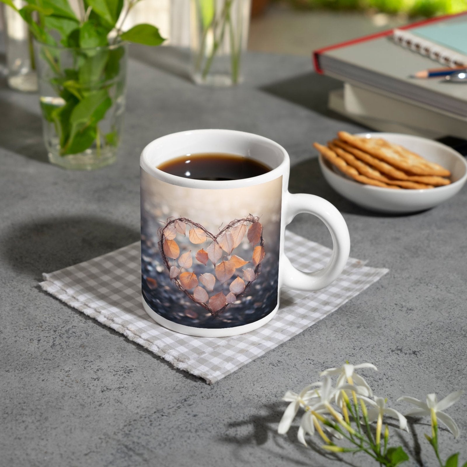 Motivtasse Zartes Herbstherz aus Blättern flüstert von Vergänglichkeit. - deyoli