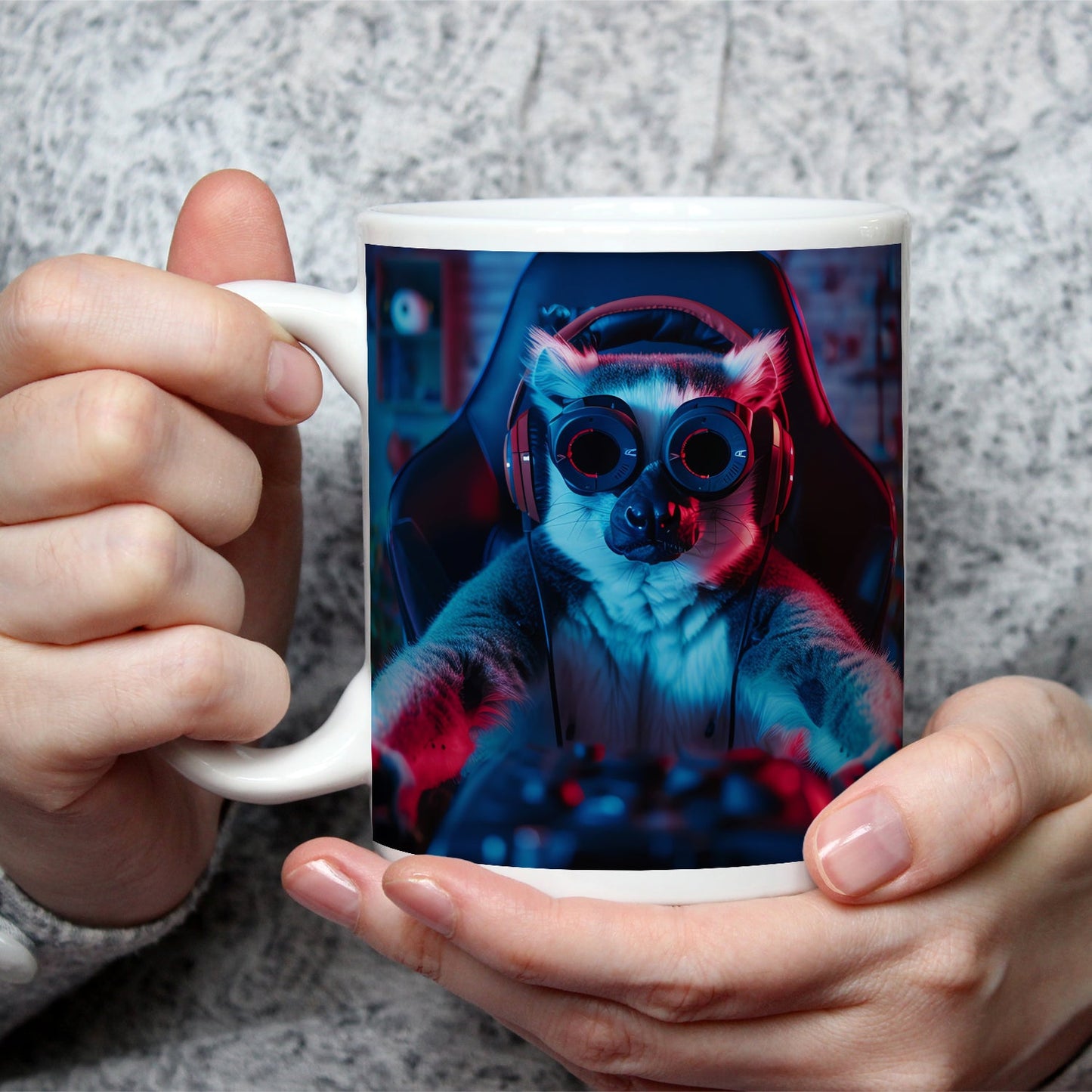 Motivtasse Zocker mit Stil – Lemur im Hightech - Gear an der Tastatur. - deyoli